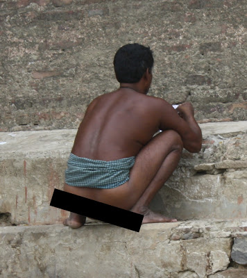 Naked indian girls pooping pic