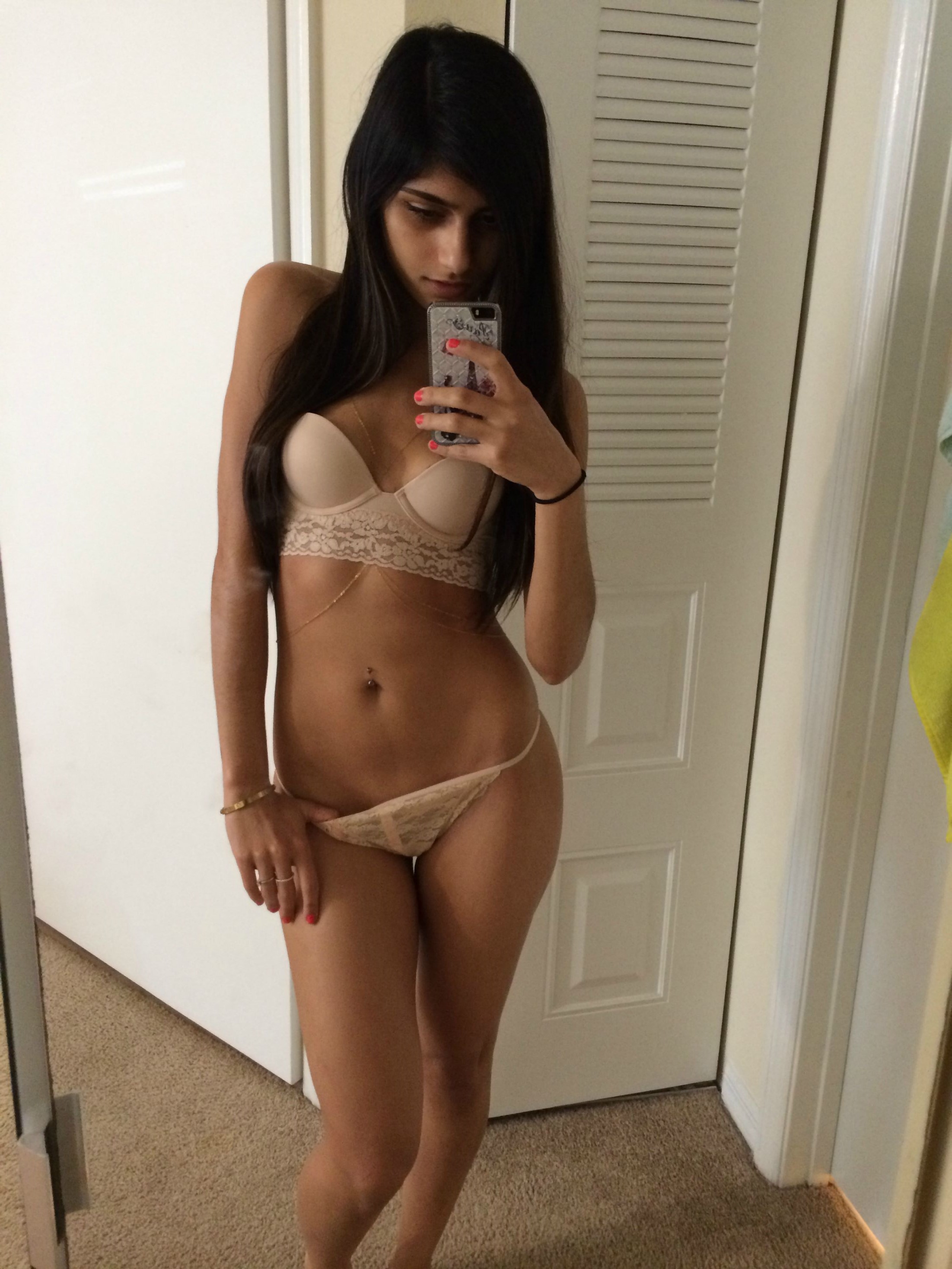 Www Miakhalifa.Com