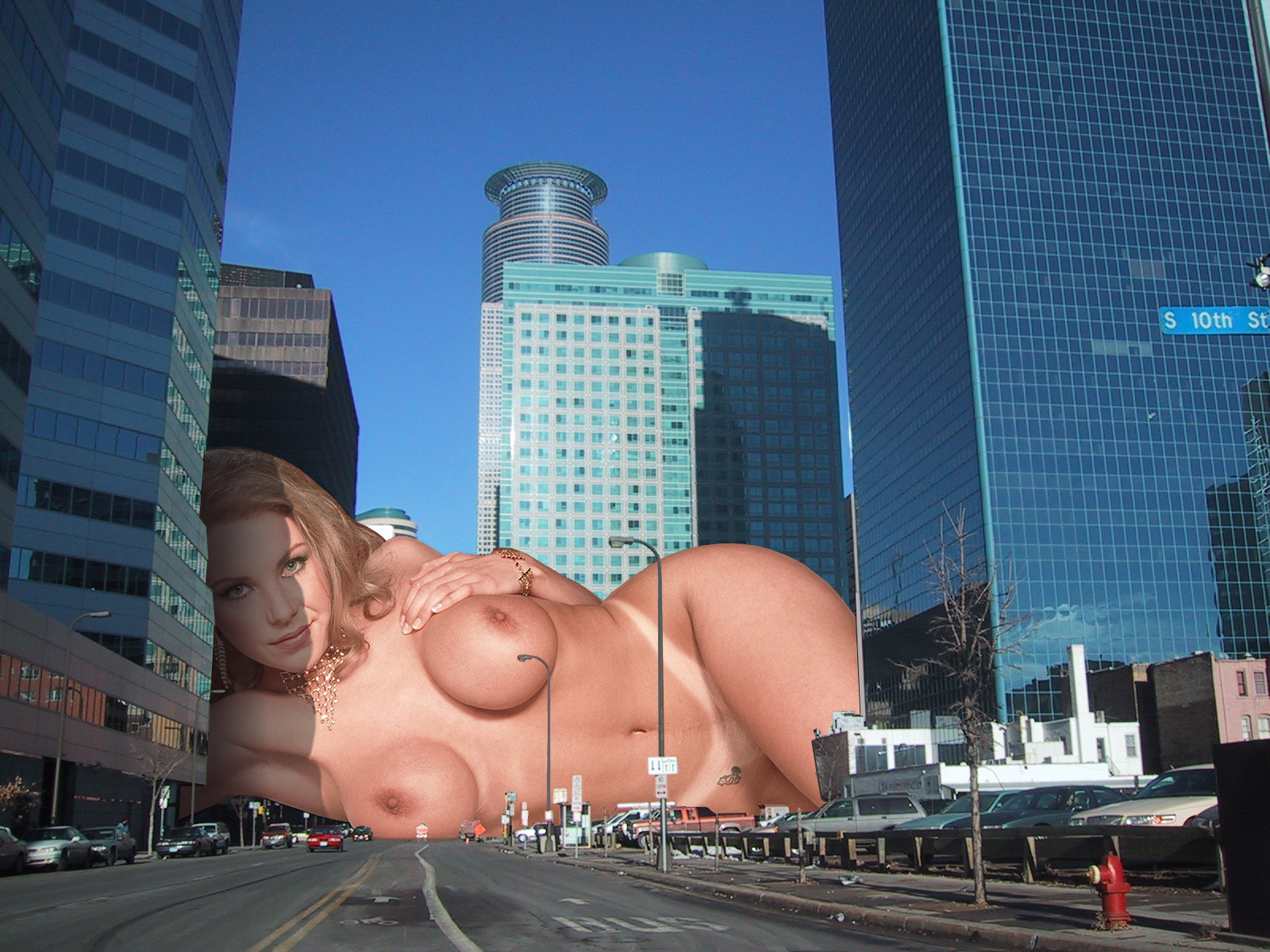 Giantess Facesitting Nude