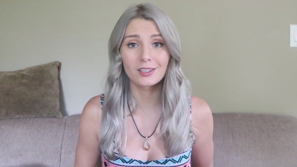 Lauren Southern Cleavage