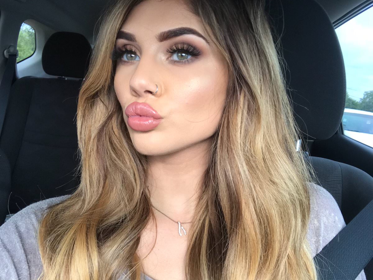 Blonde Big Lips