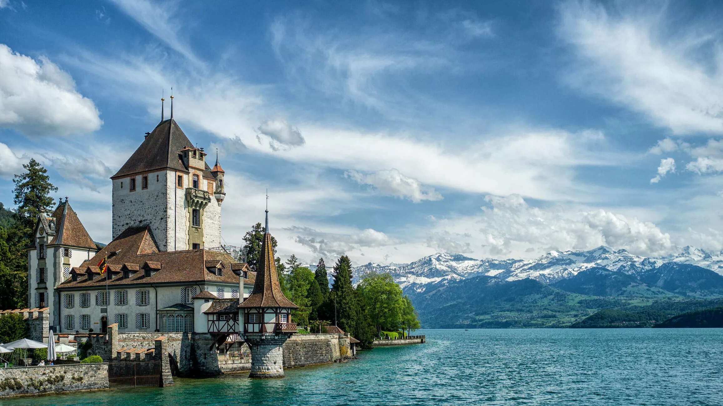 Замок Оберхофен, озеро тун, Швейцария